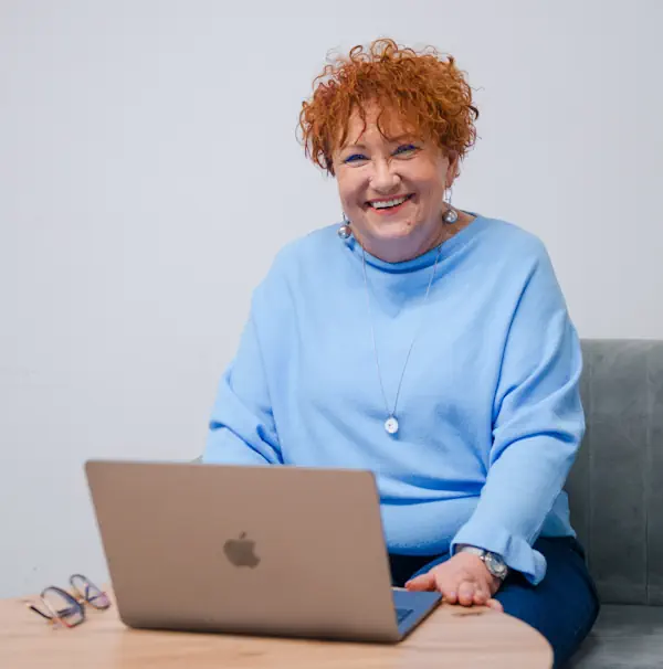 Konsultantka podczas spotkania online